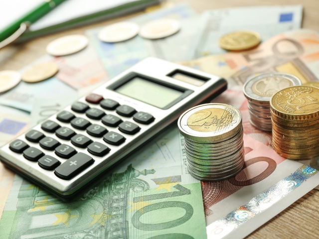 peniaze, euro, kalkulačka