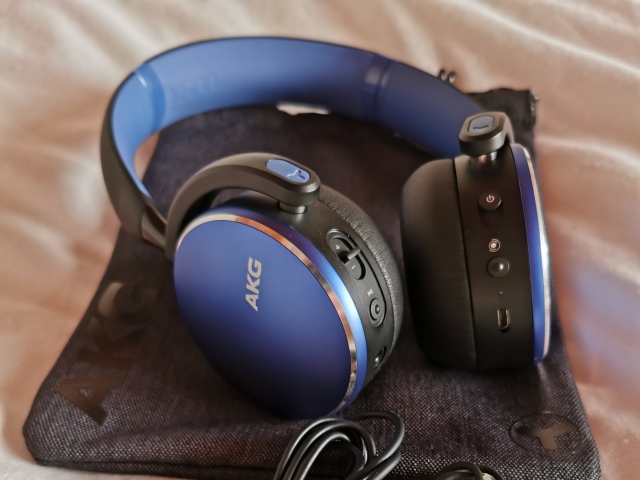 AKG, Y500, bezdrôtové slúchadlá