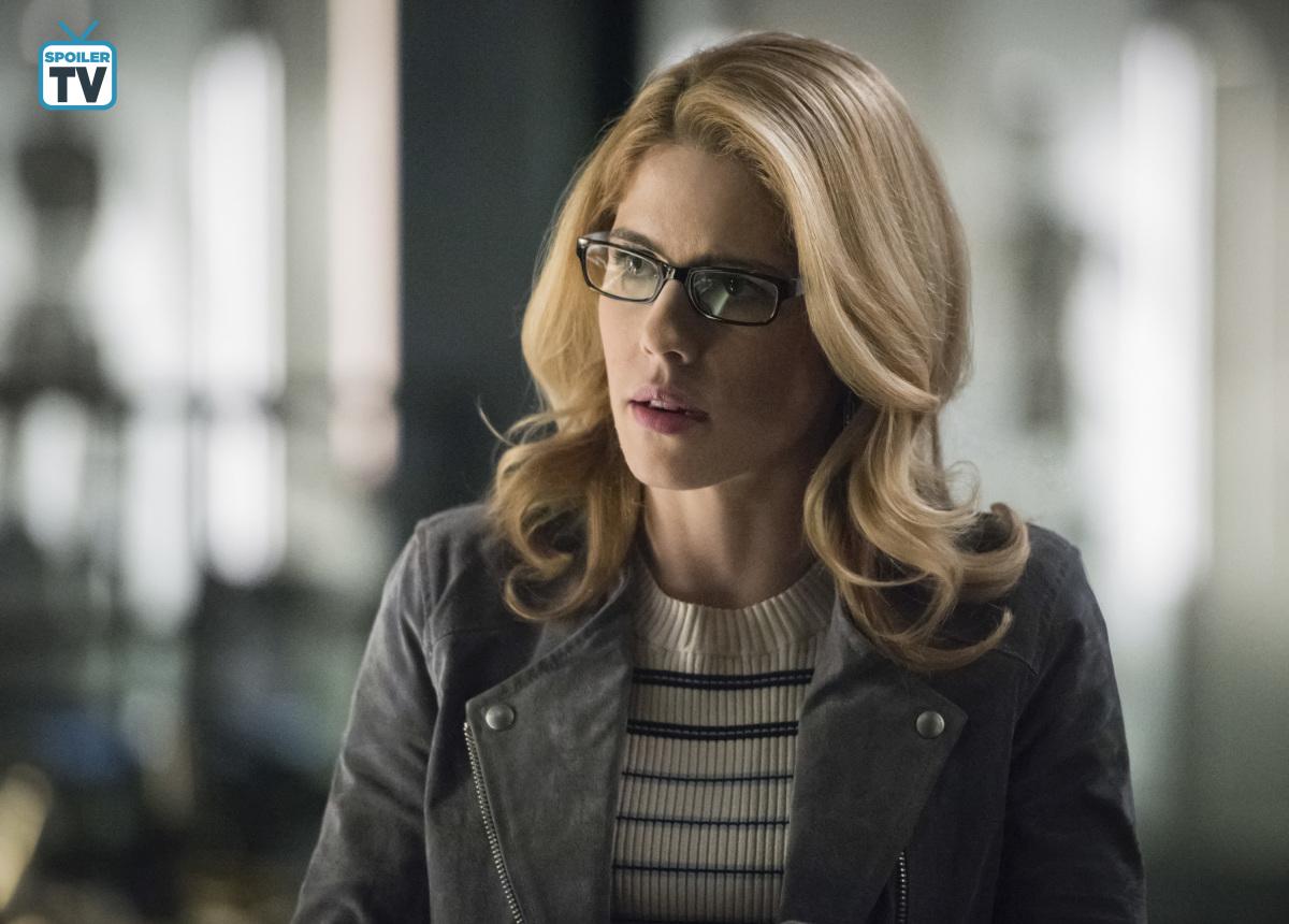 Seriál zinkasoval doteraz  najväčšiu stratu. Odchod zo seriálu ohlásila Emily Bett Rickards (Felicity).