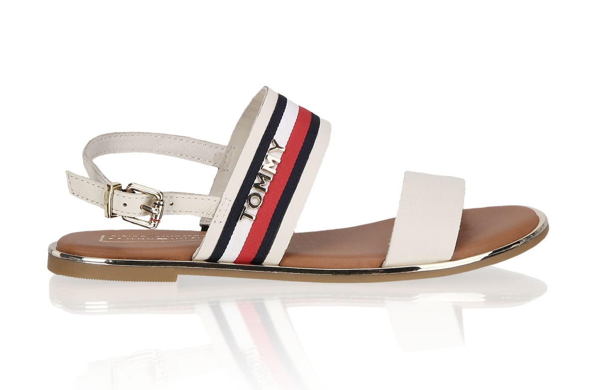 Sandále značky Tommy Hilfiger, za 89,95 eura predáva Humanic. 