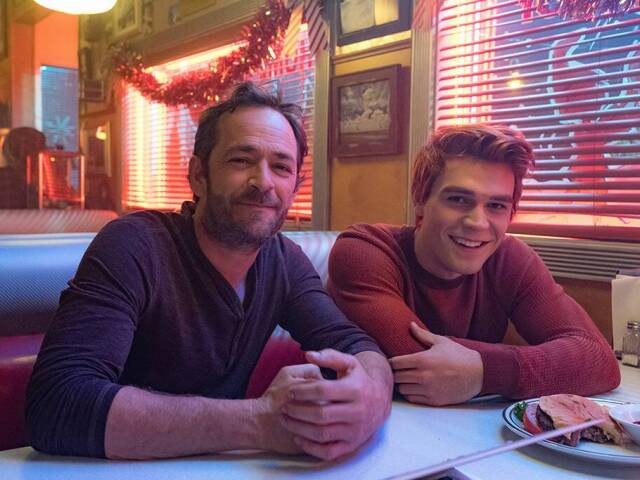 luke perry, rivedale, kj apa,
