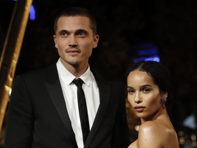 Herečka Zoe Kravitz a jej novopečený manžel Karl Glusman na archívnom zábere.