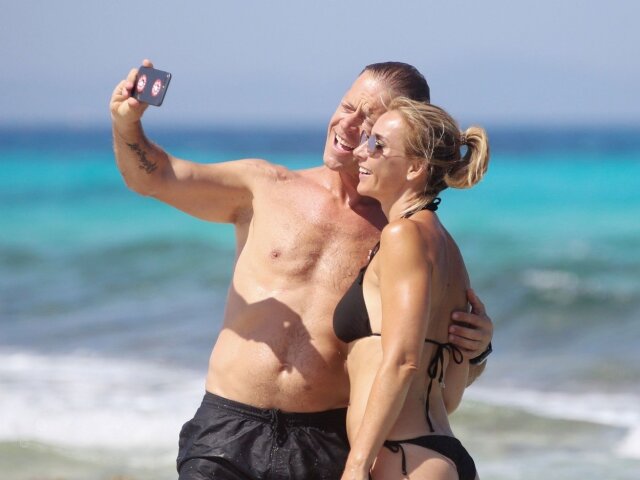 Bývalá pornohviezda Rocco Siffredi a jeho manželka Rosa Caracciolo na ostrove Formentera.