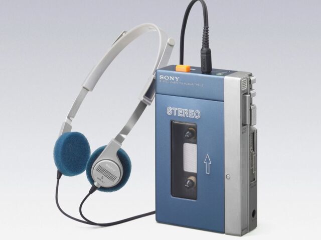 Sony Walkman, Walkman, kazetový prehrávač