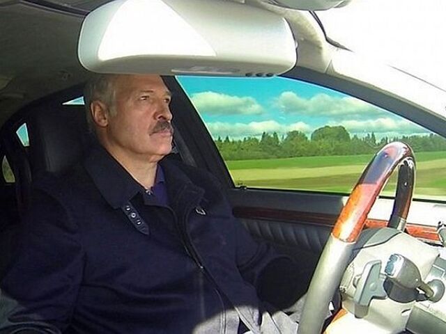 Alexander Lukašenko - Mercedes-Maybach S600 Pullman Guard W222