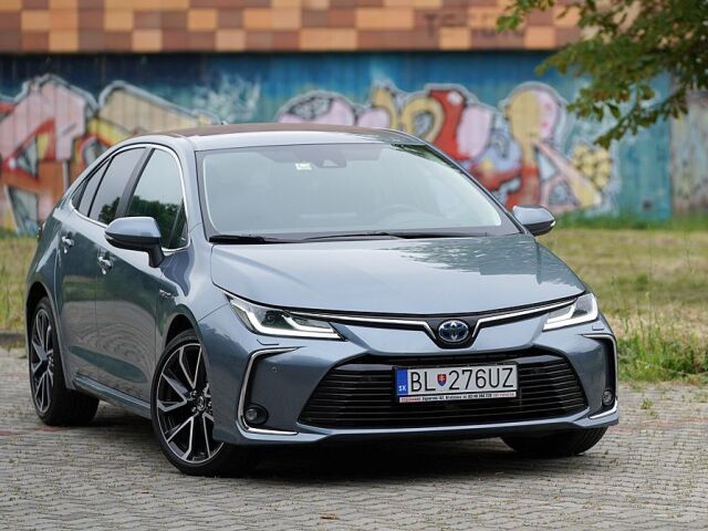 Toyota Corolla 1,8 Hybrid - test 2019