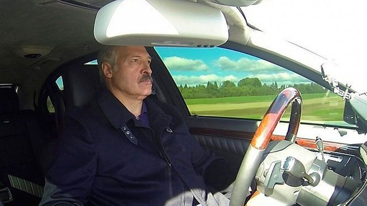 Alexander Lukašenko - Mercedes-Maybach S600 Pullman Guard W222