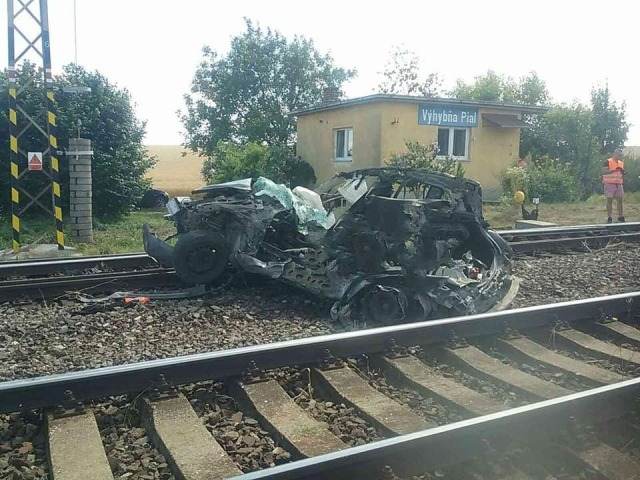 nehoda / vlak / auto / Horný Pial /
