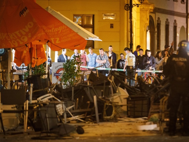 bitka, futbaloví fanúšikovia