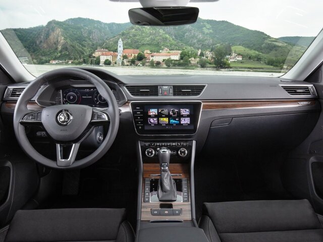 Škoda Superb Scout - 2019