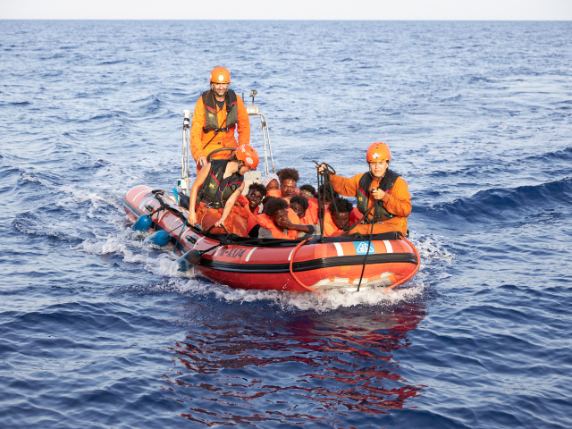 migranti /