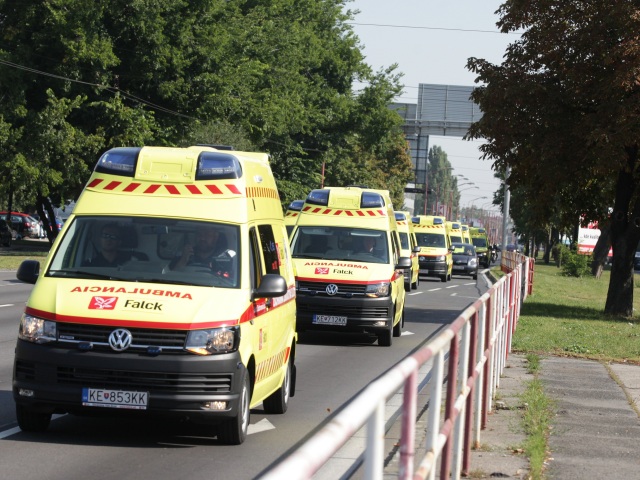 zachranna zdravotna sluzba, falck, zachranka, sanitka