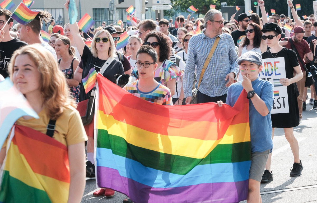duhový pride 2019, pochod, bratislava, dúha, vlajka