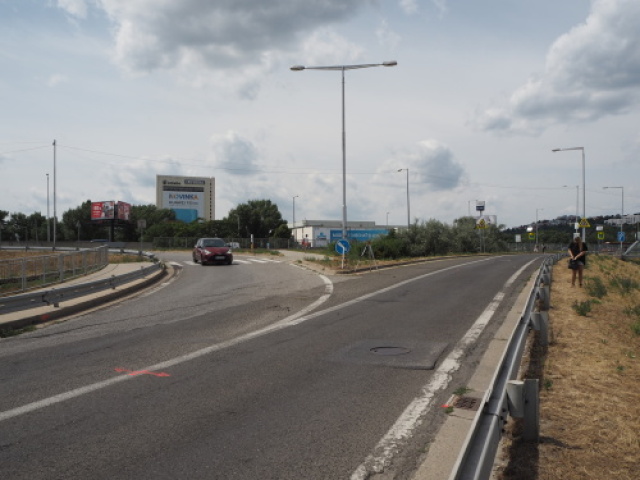 nájazd, centrum, einsteinova