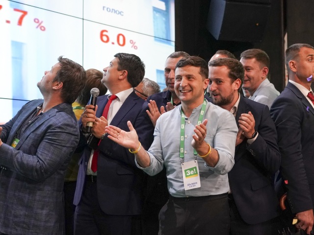 volodymyr zelenskyj, ukrajina, voľby