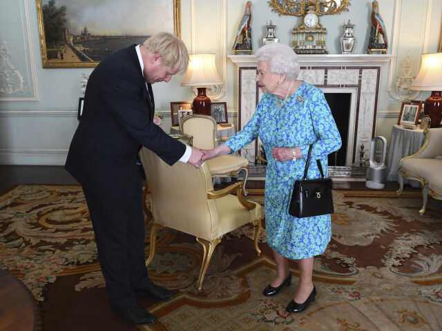 boris johnson, alžbeta II.