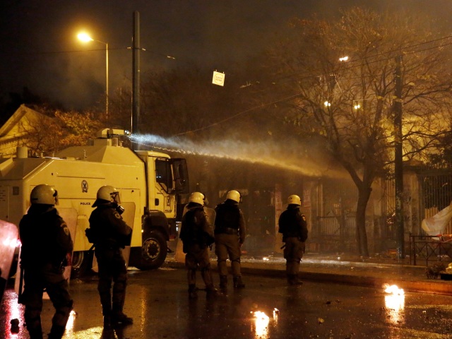 Grécko / Atény / protest / vodné delo /