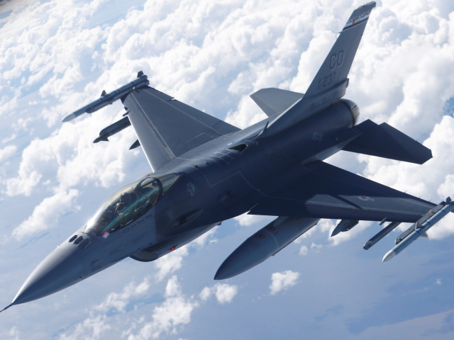 stíhačka / USA / F-16 /