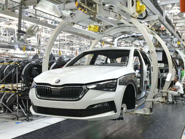 Škoda - pásová výroba