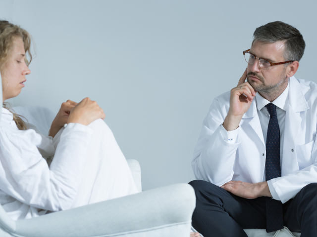 schizofrénia, psychiater, vyšetrenie, terapia,