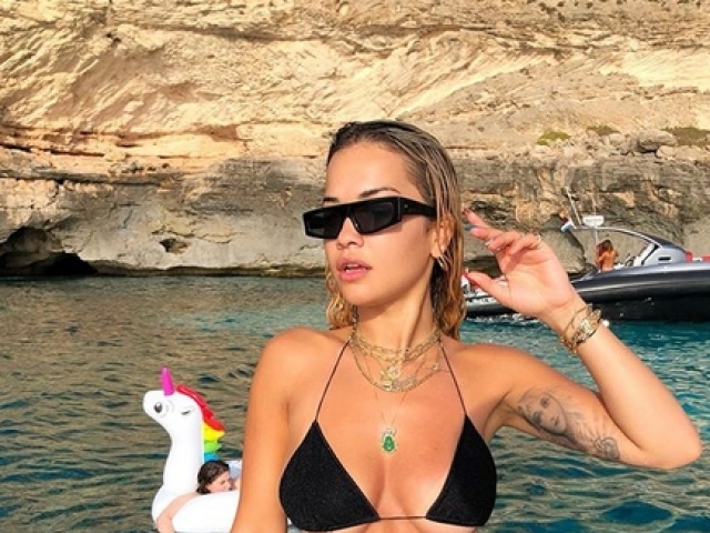 Speváčka Rita Ora na zábere z Instagramu.