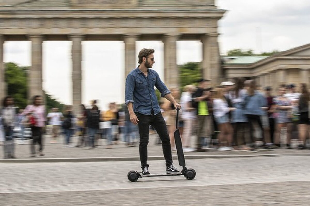 Audi e-tron Scooter Concept - 2019