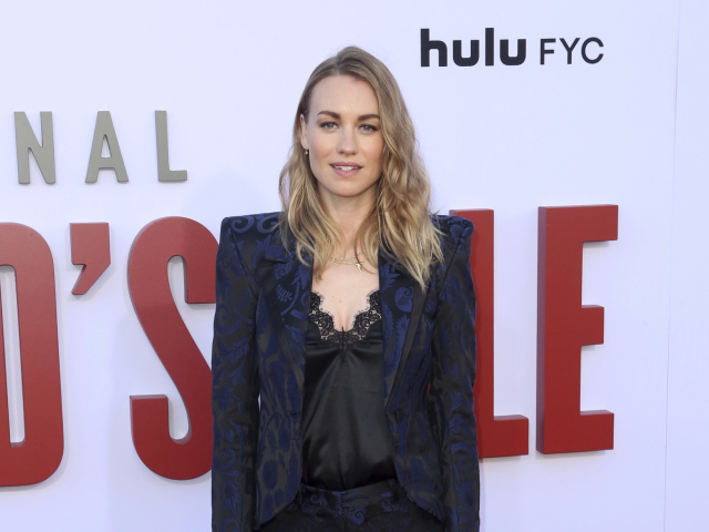 Herečka Yvonne Strahovski nemohla na premiére chýbať.