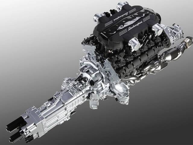 Lamborghini - motor V12
