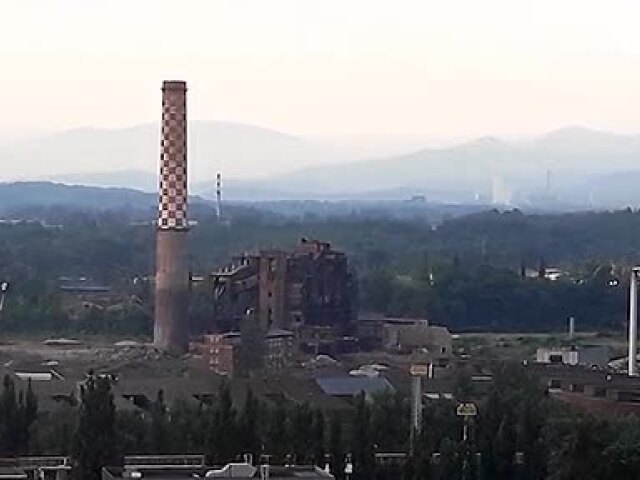Komín v Ostrave odpálili náložou