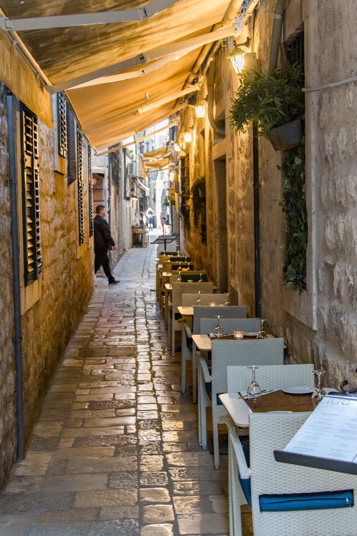 Dubrovnik, večerná ulička
