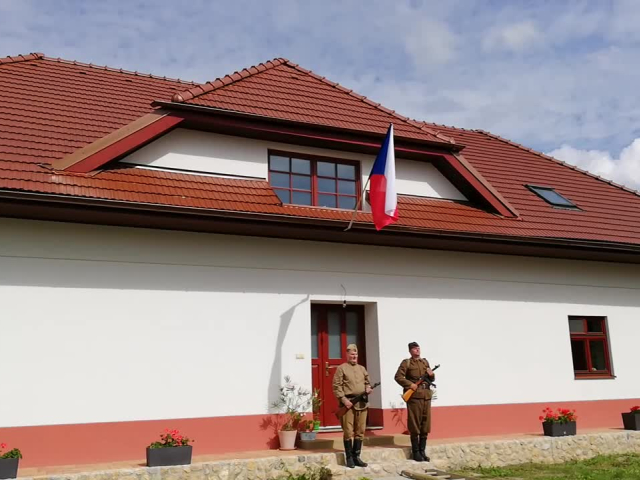 sklabiňa, snp 75. výročie, vlajka, vojak