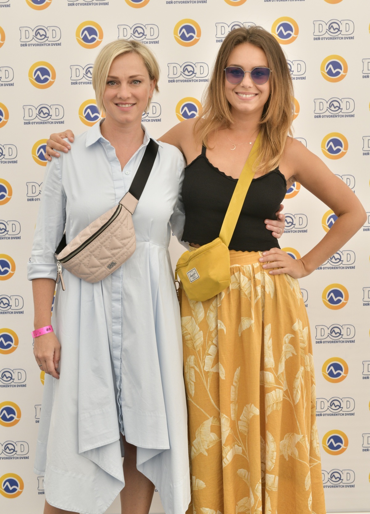Herecké kolegyne Monika Hilmerová (vľavo) a Dominika Kavaschová. 