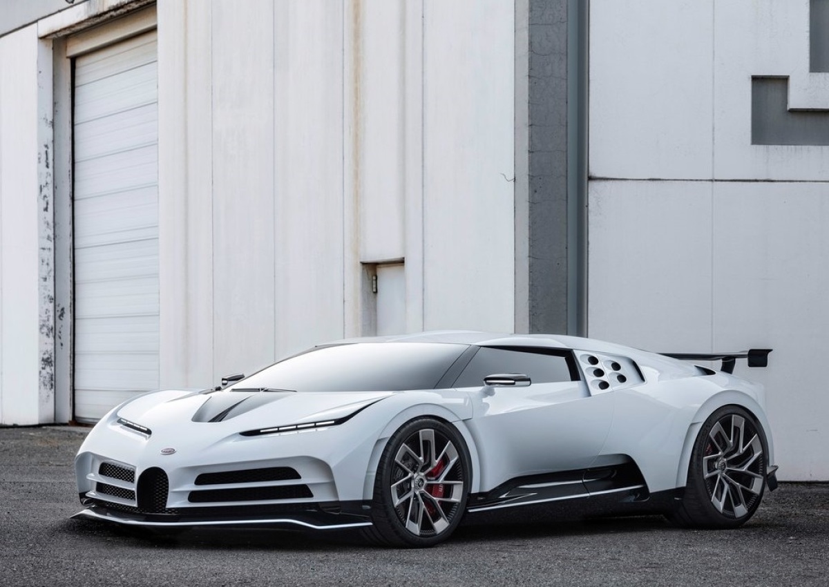 Bugatti-Centodieci-2020-1024-01