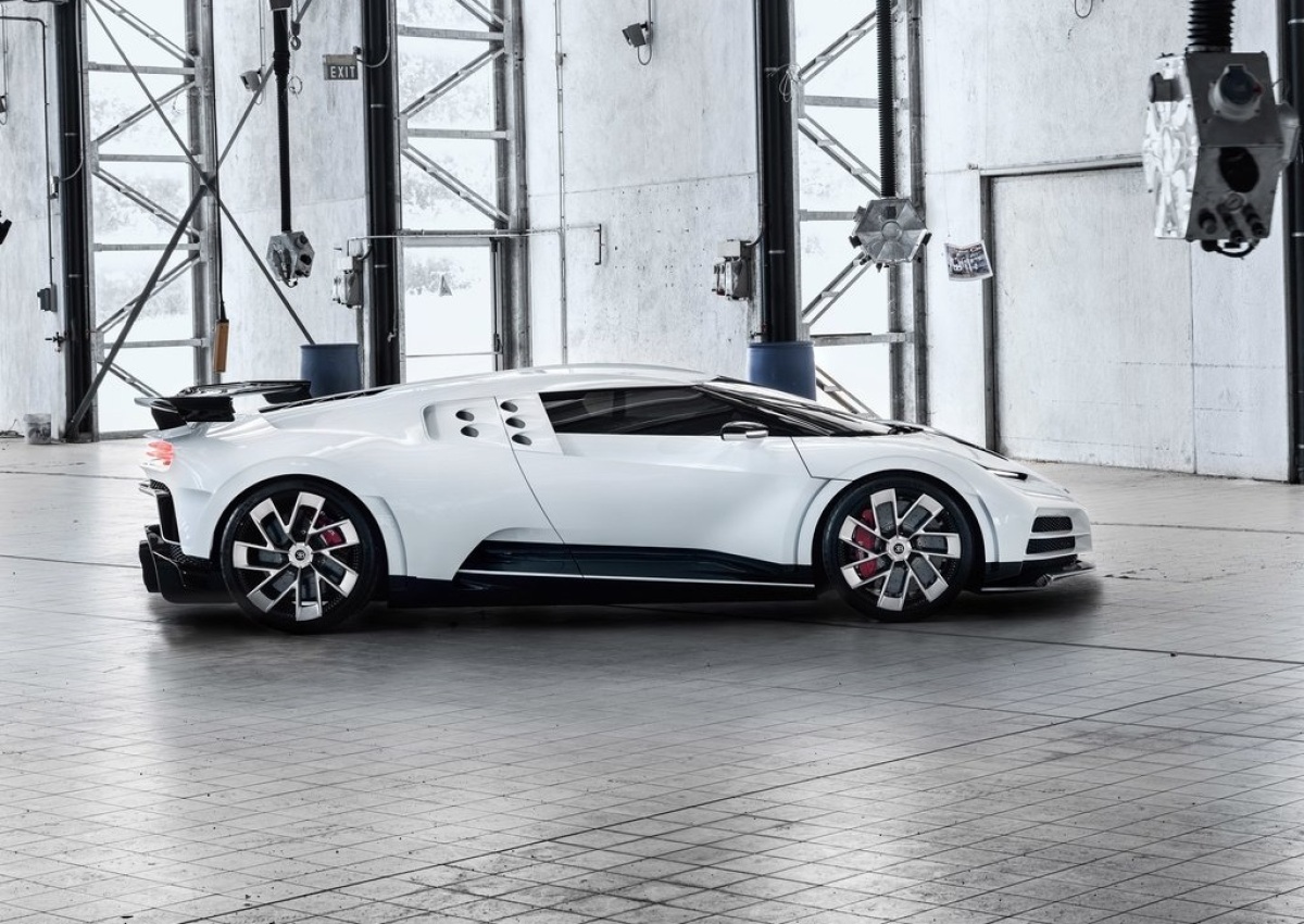 Bugatti-Centodieci-2020-1024-07