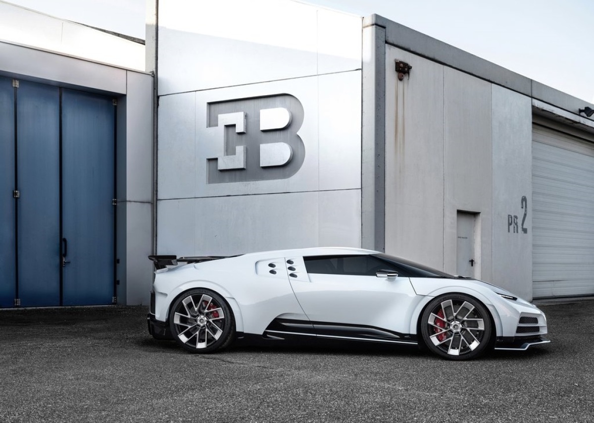 Bugatti-Centodieci-2020-1024-08