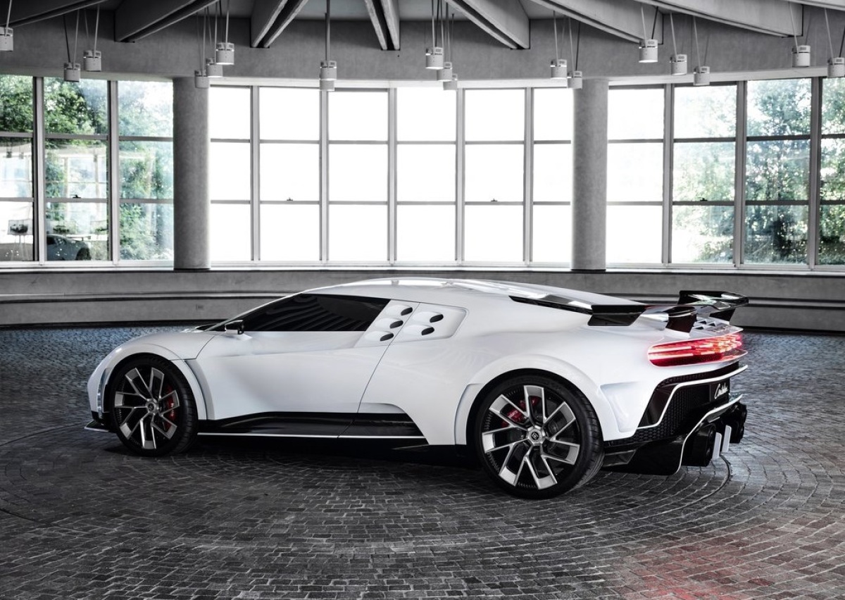 Bugatti-Centodieci-2020-1024-13