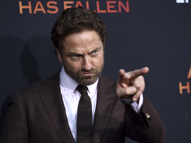 Herec Gerard Butler na premiére filmu Pád anjela. 