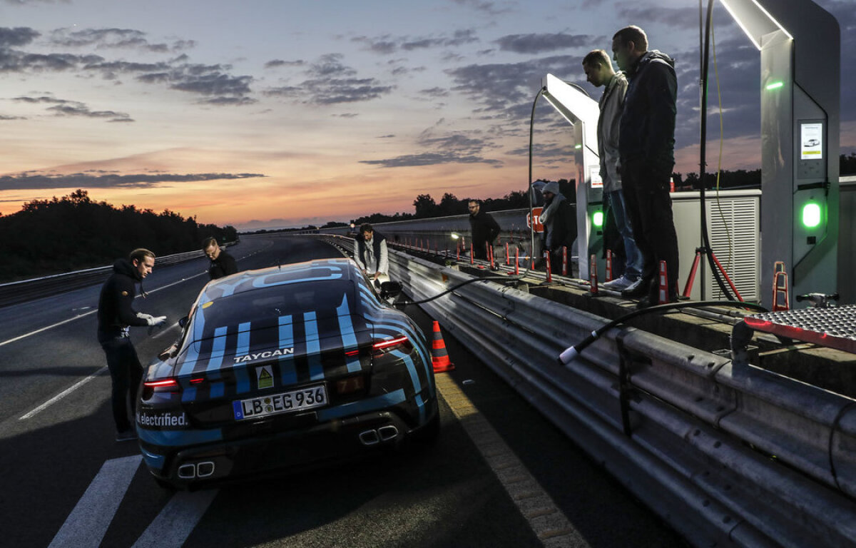 Porsche Taycan - 2019