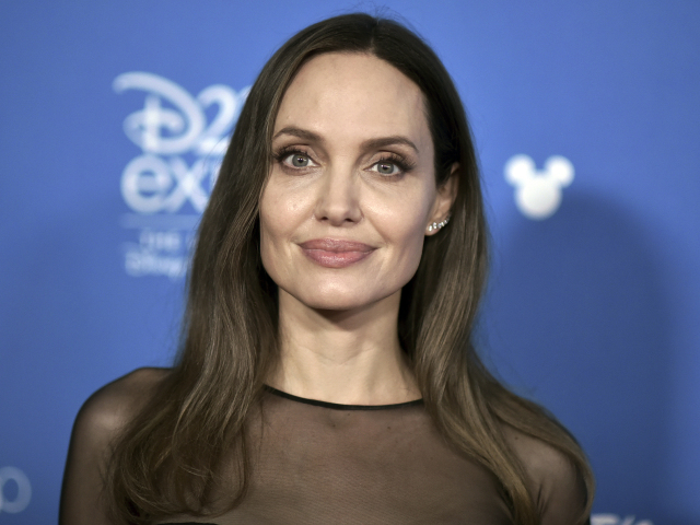 Herečka Angelina Jolie.
