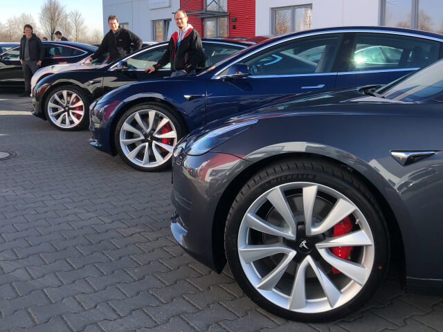 Tesla Model 3 - Požičovňa NextMove
