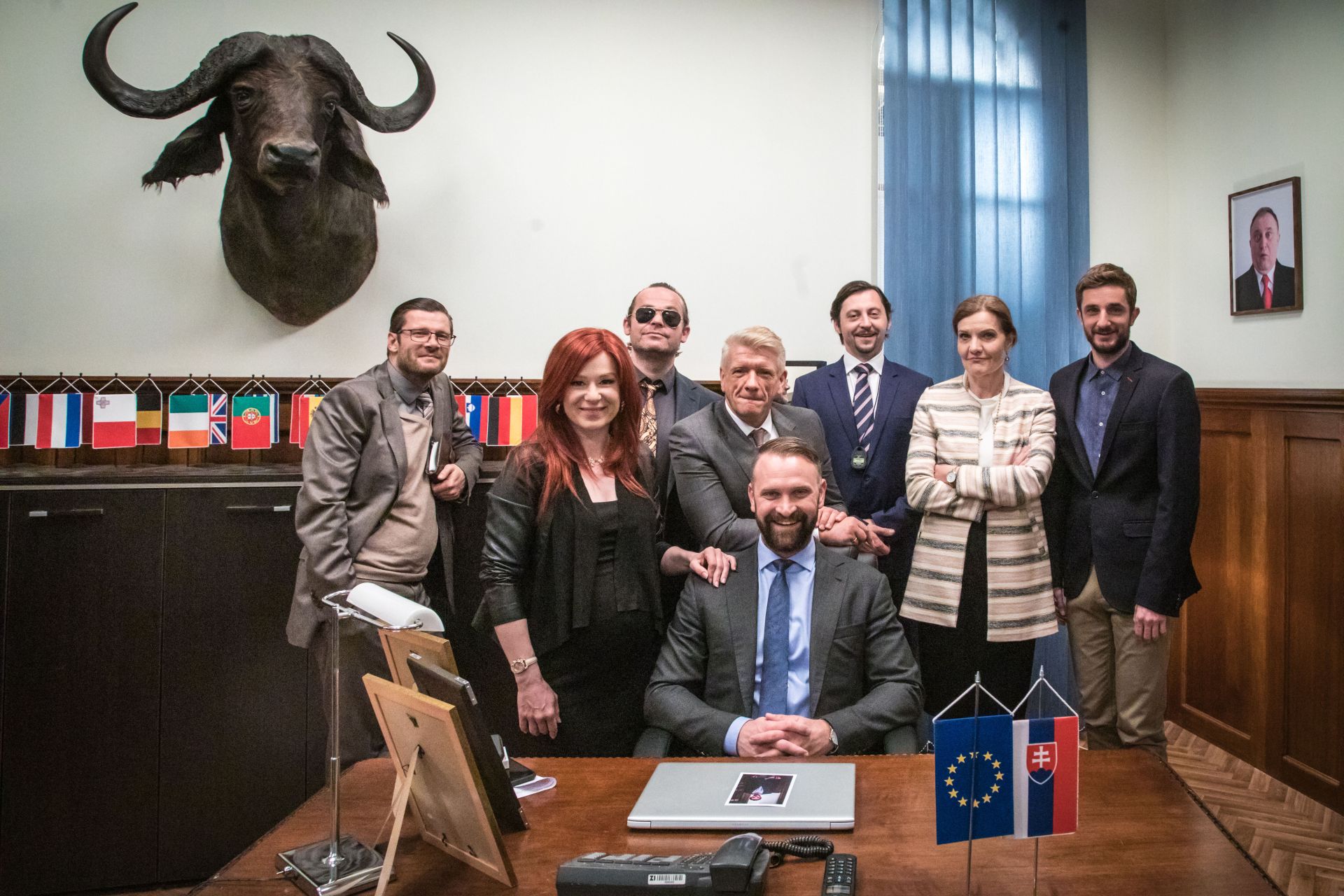 Takúto vládu môže Slovensku závidieť celý svet! Druhá séria Ministrov sa nedrží späť a ponúka poriadne jedovaté narážky.