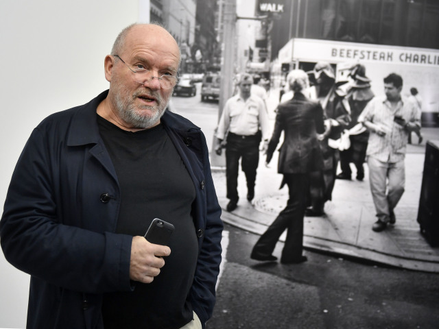 Slávny fotograf Peter Lindbergh na archívnom zábere.