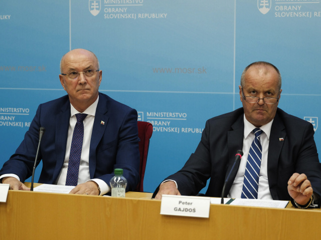 ministerstvo obrany Ján Hoľko Pavol Gajdoš