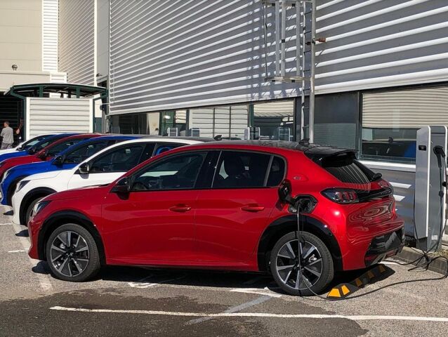 PSA Peugeot Citroën, elektromobil Peugeot 208
