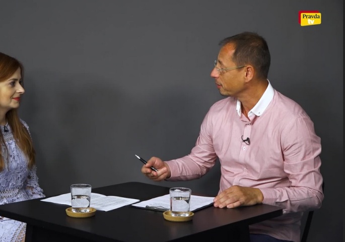 Ide o peniaze, Lenka Buchláková