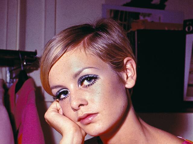 Záber z roku 1967 - typický vzhľad topmodelky Twiggy, ktorý ju kedysi preslávil. 