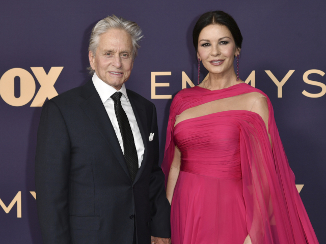 Herec Michael Douglas a jeho manželka Catherine Zeta-Jones.