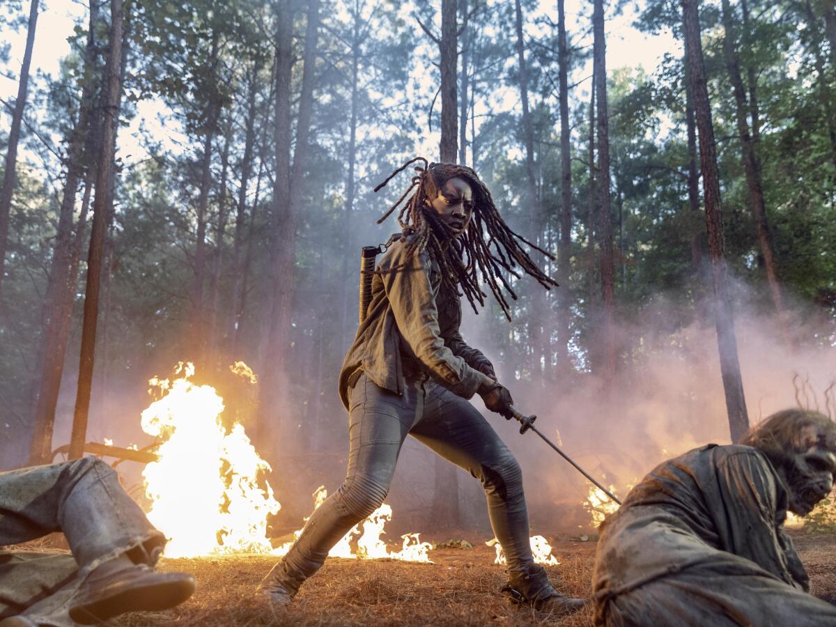 the walking dead, walking dead, živí mŕtvi, zombíci, danai gurira,