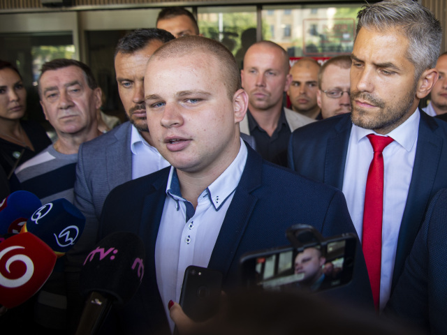 SR súdy poslanec extrémizmus strata mandát BAX