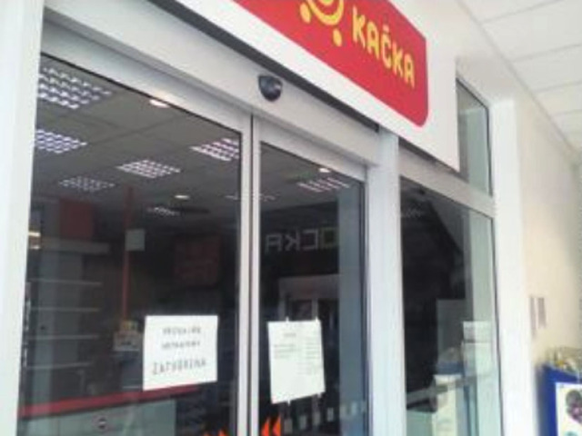 Kačka, predajne